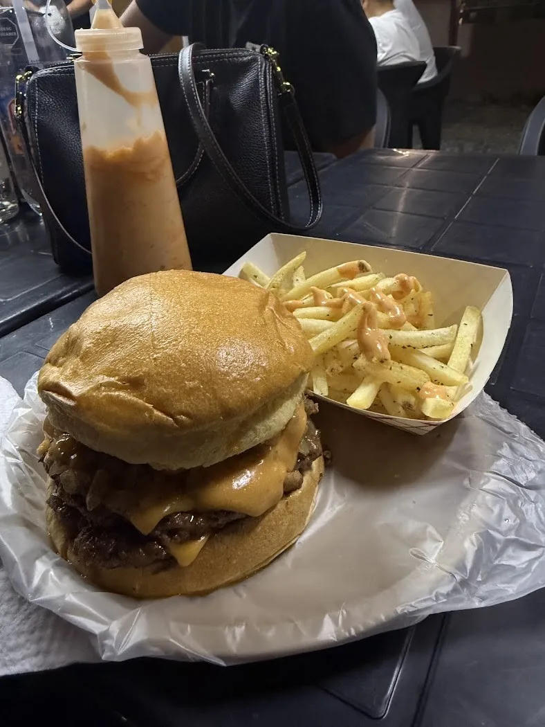 Hamburguesa a la parrilla de Grill Bros